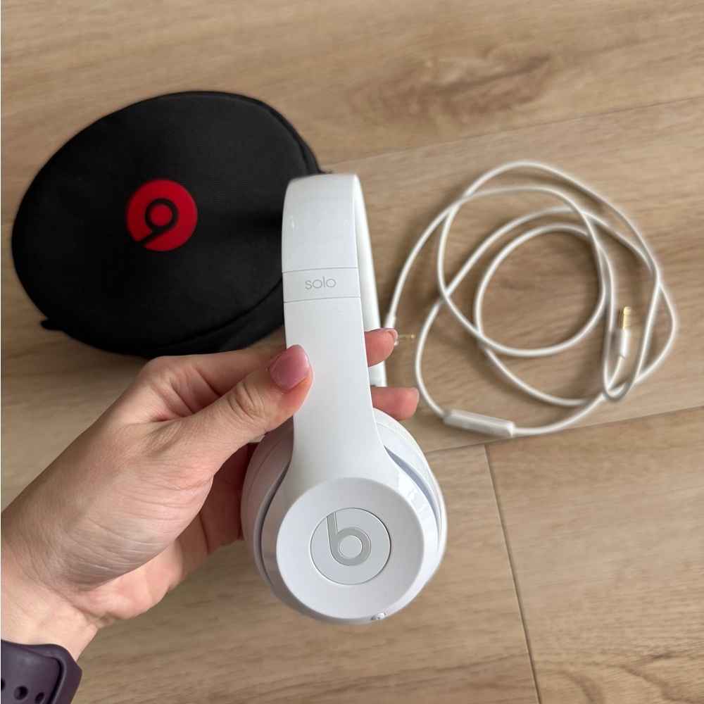Beats by Dre Solo Over-Ear Headphones - White